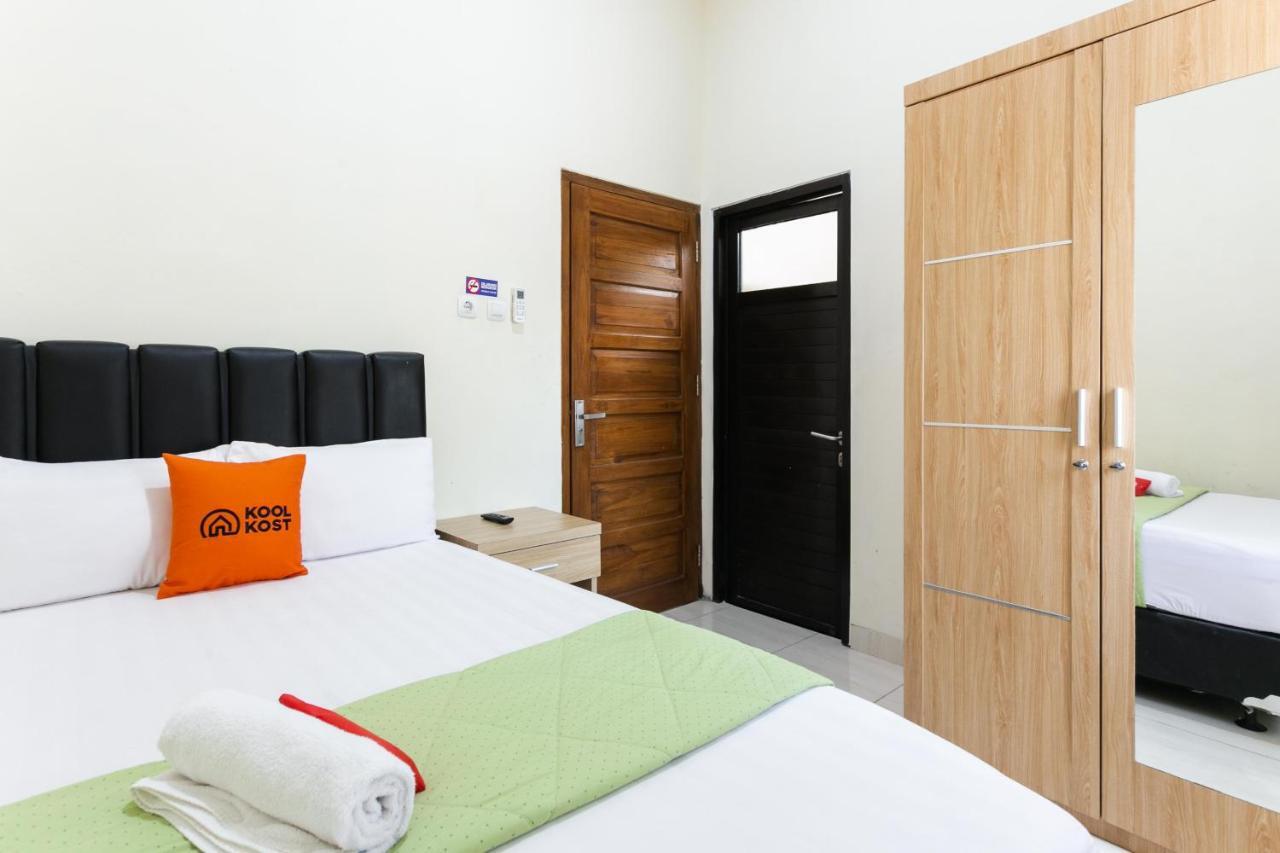 Reddoorz Syariah Near Purwosari Train Station Hotel Surakarta  Exterior photo